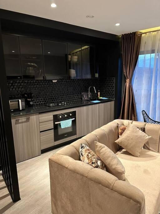Cosy In Westlands Apartment *