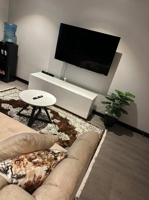 Cosy In Westlands Apartment *